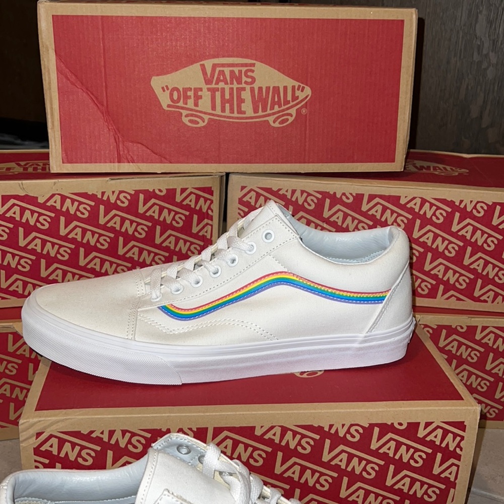 🔥🏳️‍🌈VANS OLD SKOOL RAINBOW TRUE PRIDE SHOES NWT 🔥🏳️‍🌈 - Picture 3 of 9